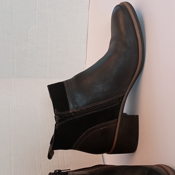 Korks Thyone Black Suede & Leather Ankle Bootie Side Zip Women’s 7 - Picture 3 of 13